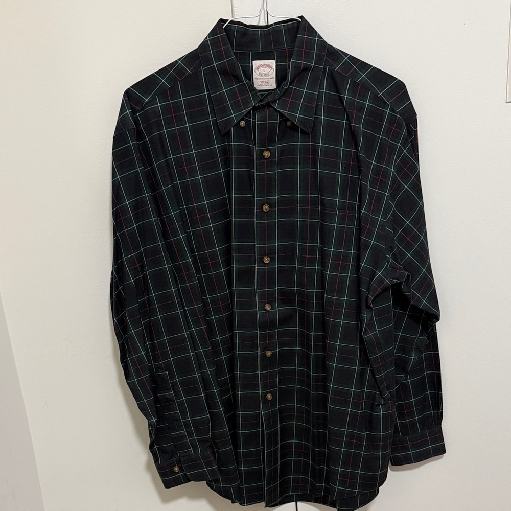 Brooks Brothers Classic Tartan Plaid Long Sleeve Button Down Shirt. Size Large.